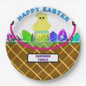 茶色のイースターバスケットイエローブルーストライプのシック卵 ペーパープレート (正面)
