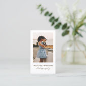 茶色のエレガントシンプルスクリプトフォトグラファーqrコード 名刺 (スタンド正面)