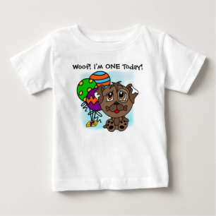 茶色のカスタマイズパピードッグ誕生日Tシャツ ベビーTシャツ
