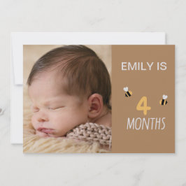 茶色のカード2ヶ月かわいいハチの写真 シーズンカード