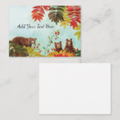 茶色のクマが赤いナナカマドの実を食べている ノートカード (正面/裏面)