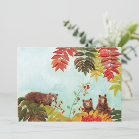 茶色のクマが赤いナナカマドの実を食べている 招待状 (スタンド正面)