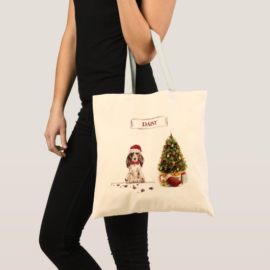 茶色のコッカー・スパニエル クリスマスの犬とツリー トートバッグ (正面(商品))