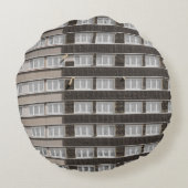 茶色のコマーシャル建物 ラウンドクッション (裏面)