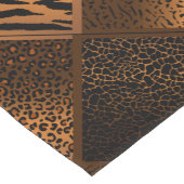 茶色のサファリ動物の幾何学模様 ショートテーブルランナー (コーナー)