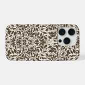 茶色のダマスク模様のオークの枝と葉 a iPhoneケース (裏面横)