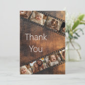 茶色のテクスチャフィルムストリップフォトサンキューカード 招待状 (スタンド正面)