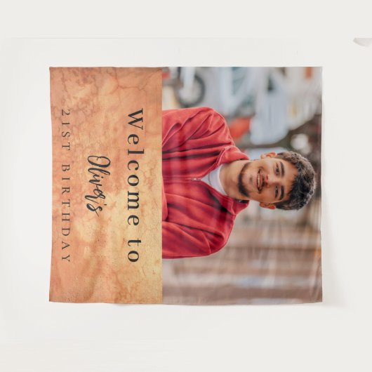 茶色のテラコッタの壁の写真の誕生日へようこそ タペストリー (正面(横))