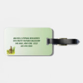 茶色のバニーラビットで緑の草の荷物タグ ラゲッジタグ (裏面横)