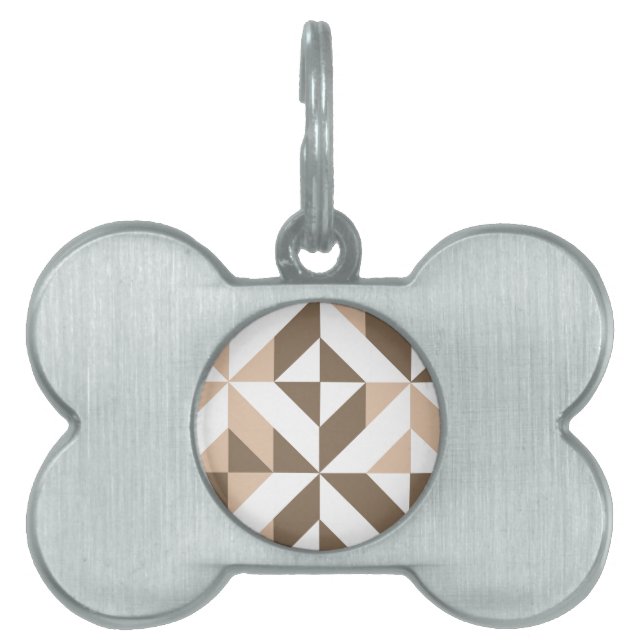 茶色のパッチワーク幾何学的なデコキューブパターン ペットネームタグ (正面)