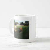 茶色のブロンド、2つのミニチュアウマ、"リトルポニー" コーヒーマグカップ (正面左)