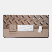 茶色のマンホールのカバーのパターン、モノグラム名とタイトル デスクマット (キーボード&マウス)
