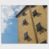 茶色のルーバー窓の低角度撮影 ラッピングペーパー (フラット)