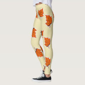 茶色の乾葉いた レギンス (左)