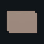 茶色の壁に入った壁 招待状<br><div class="desc">デザインは、建物の一部のように見えるベージュの壁のクローズアップである。壁は滑らかで均一な質感を持ち与え、質感が平滑でシンプルある。</div>