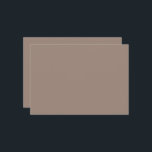 茶色の壁に入った壁 招待状<br><div class="desc">デザインは、建物の一部のように見えるベージュの壁のクローズアップである。壁は滑らかで均一な質感を持ち与え、質感が平滑でシンプルある。</div>