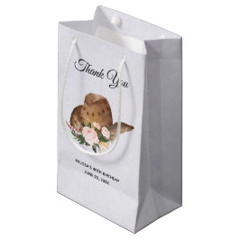 茶色の女性のカーボーイハットとピンクの花ありがとう スモールペーパーバッグ