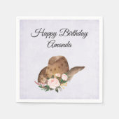 茶色の女性のカーボーイハットとピンクの花誕生日 スタンダードカクテルナプキン (正面)