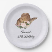 茶色の女性のカーボーイハットとピンクの花誕生日 ペーパープレート (正面)