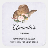 茶色の女性のカーボーイハットとピンクの花 スクエアシール (正面)