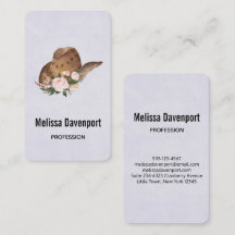 茶色の女性のカーボーイハットとピンクの花