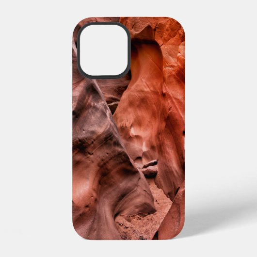 茶色の岩の形成 iPhoneケース (裏面)