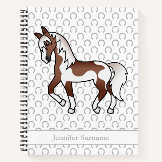 茶色の斑模様のカートゥーンの速歩馬とカスタムテキスト ノートブック (正面)