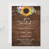 茶色の木材、タイポグラフィ、ひまわり結婚とライト 招待状 (正面)