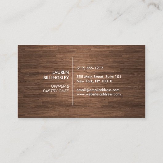 茶色の木目に白いケーキのモノグラムのロゴ 名刺 (裏面)
