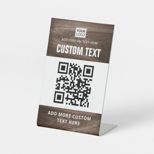 茶色の木目の外観のカスタムロゴQRコードと文字 台座サイン (正面)
