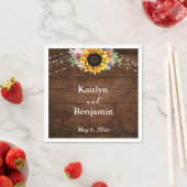 茶色の木製ひまわりライト名と日付 スタンダードカクテルナプキン (インサイチュ)