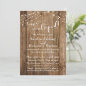 茶色の木製ライト 私たちはこっそり結婚した タイポグラフィー レセプション 招待状 (スタンド正面)