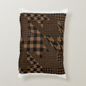 茶色の格子千鳥格子の縞模様のパッチワークコラージ アクセントクッション (裏面(縦))