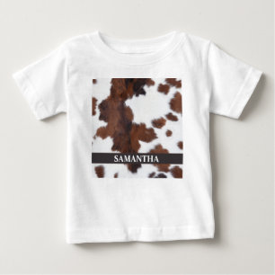 茶色の牛の赤ちゃん ベビーTシャツ