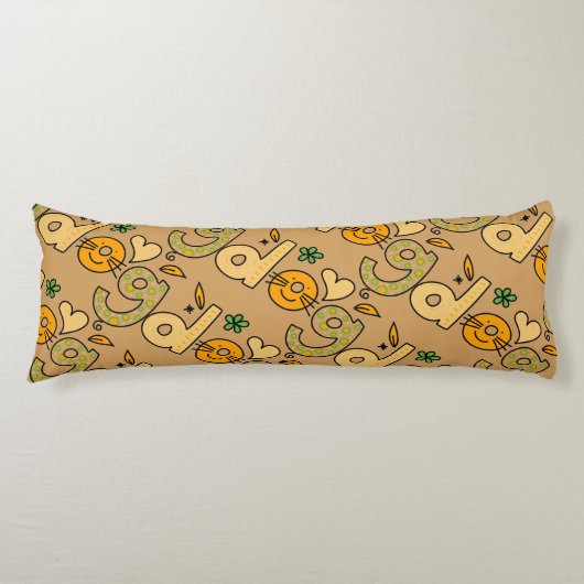 茶色の犬の漫画パターン ボディピロー (正面)