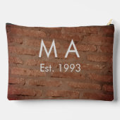 茶色の素朴なレンガの石に名前の文字の年日付を追加 アクセサリーポーチ (裏面)