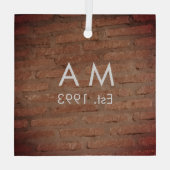 茶色の素朴なレンガの石に名前の文字の年日付を追加 ガラスオーナメント (裏面)