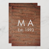 茶色の素朴なレンガ ストーン 追加 名前 年 月日 招待状 (正面/裏面)