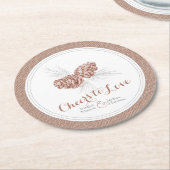 茶色の結婚冬の松のコーン応援愛する ラウンドペーパーコースター (アングル)