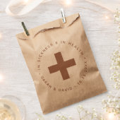 茶色の緊急キット 病気の時も健康の時も フェイバーバッグ (クリップ留めされた状態)