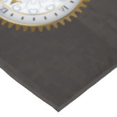 茶色の背景にスチームパンクストライプのトンボ テーブルクロス (アングル)