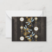 茶色の背景にスチームパンクストライプのトンボ ノートカード (正面)