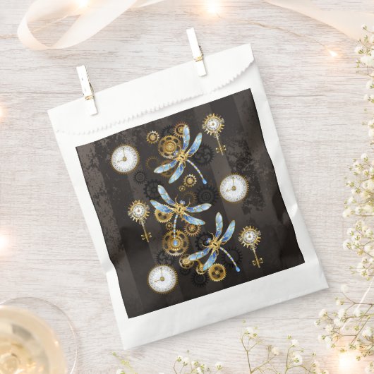 茶色の背景にスチームパンクストライプのトンボ フェイバーバッグ (クリップ留めされた状態)