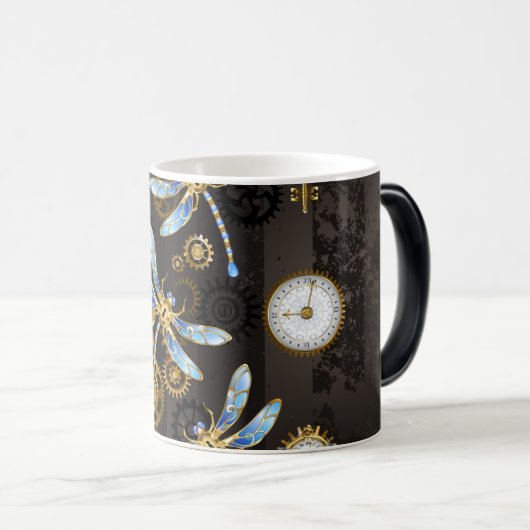 茶色の背景にスチームパンクストライプのトンボ モーフィングマグカップ (正面右)