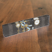 茶色の背景にスチームパンク・ドラゴストライプのンバエ デスクネームプレート (側面)