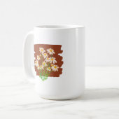 茶色の背景に描かれたレトロな花柄デザイン コーヒーマグカップ (正面左)