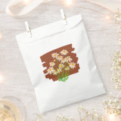 茶色の背景に描かれた田舎風の花柄デザイン フェイバーバッグ (クリップ留めされた状態)