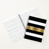 茶色の背景の上に黒と金ゴールドのヴィンテージフレーム ノートブック (内部)