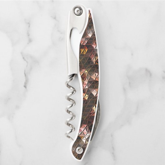 茶色の色の三角形のモザイクと軽いレリーフ、 浮き彫り ソムリエナイフ (正面)