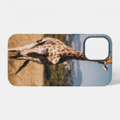 茶色の草に囲まれたキリン iPhoneケース (裏面横)